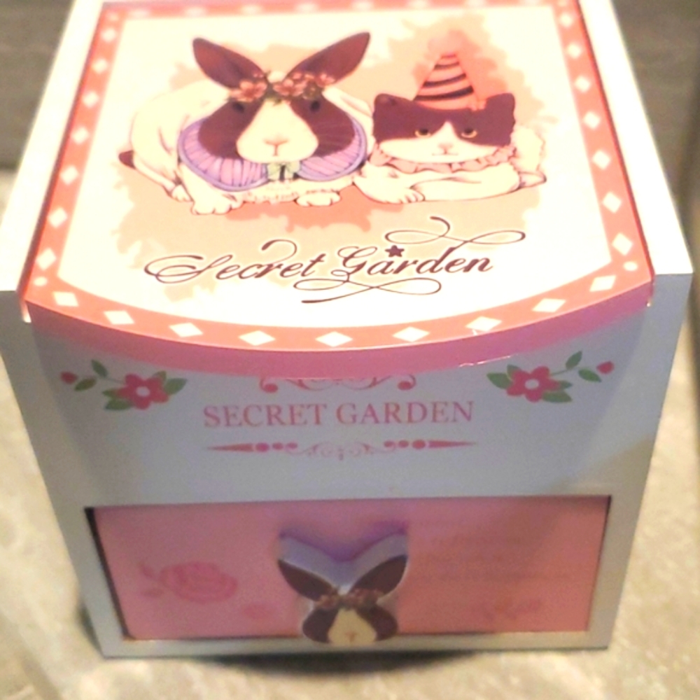 Secret Garden box of play jewelry for small child
